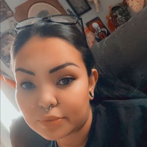 Meet your Posher, Naomi